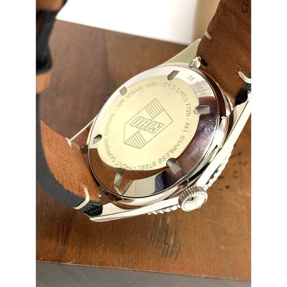 Oris Men's Watch 7720 Divers Sixty-Five Swiss Automatic Green Dial Brown Leather - Picture 7 of 15